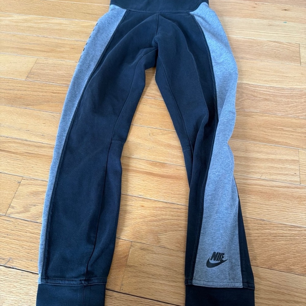 Nike Black and Gray Bottom